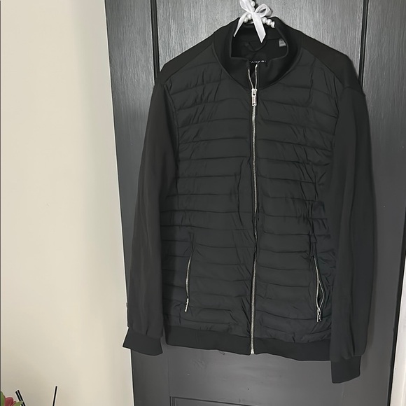 Tahari Other - Tahari Black Quilted Puffer Jacket with Slim Fit